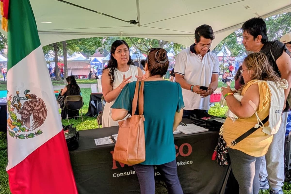 El programa Consulado Sobre Ruedas se pone en marcha para llevar servicios de documentación a mexicanos en el extranjero (X/@ConsulMexCho)