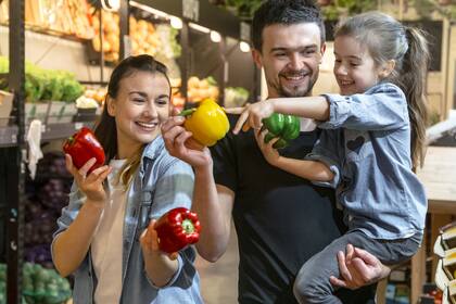 El programa de EBT en Nueva York busca costear la alimentación saludable de los chicos durante el verano