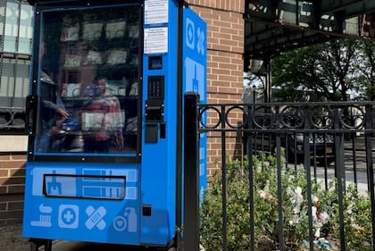 El programa de máquinas expendedoras de salud inició en 2023 en Brooklyn y Queens