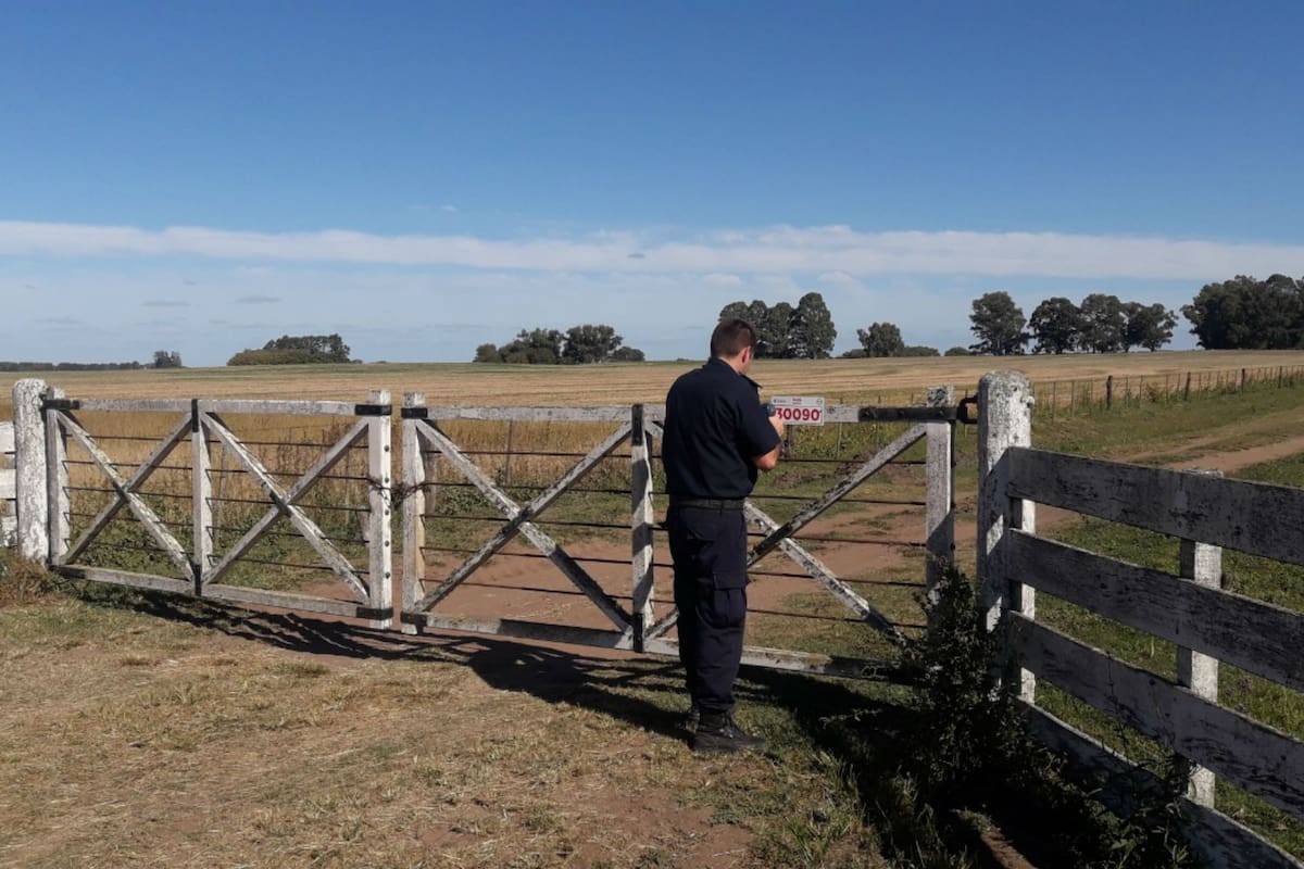El programa de seguridad rural implementado en algunos municipios de la provincia fue posible gracias a un trabajo mancomunado, donde la patrulla rural fue la encargada de colocar las chapas en las tranqueras