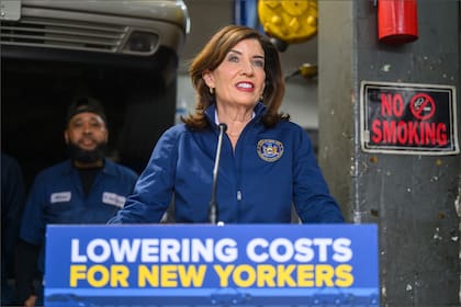 El programa NY Helps de Hochul elimina barreras innecesarias para acceder al trabajo