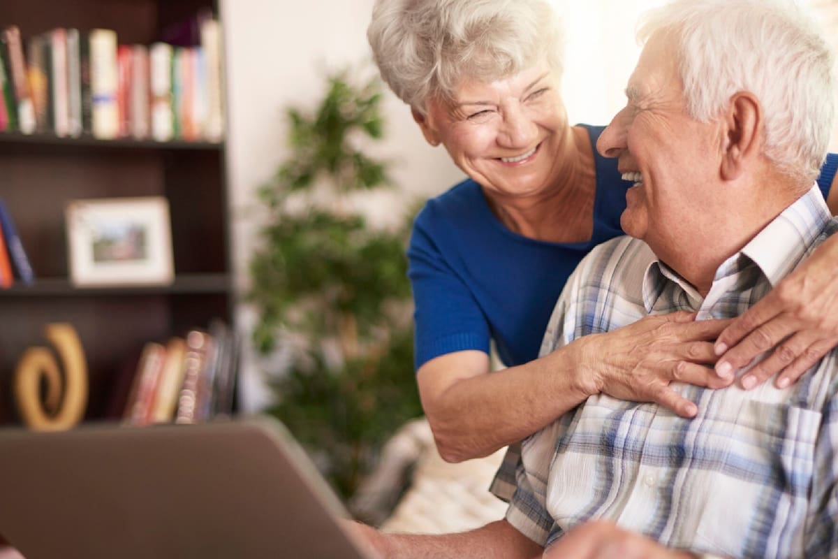 El programa Save Our Seniors le da un cheque único a los adultos mayores de Miami-Dade (foto ilustrativa)