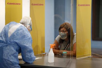 El promedio diario de casos es de 1200 cuando la semana pasada se encontraba en 942 y en diciembre en 350; el pico fue en agosto cuando se registraban 1350