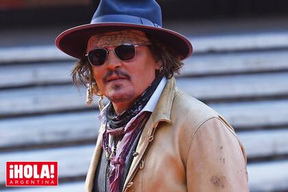 El protagonista de Piratas del Caribe se suma a las celebridades que crean pinturas animadas y las venden en subastas online.