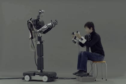 El prototipo de la firma japonesa Meltin emula el diseño del cuerpo humano en un ciborg operado de forma remota que puede replicar la precisión de los movimientos humanos