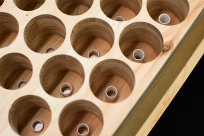 El prototipo de técnica de absorción de sonido fue desarrollado por la firma de arquitectura NBBJ, con sede en Seattle, e investigadores en acústica de la Universidad de Washington.