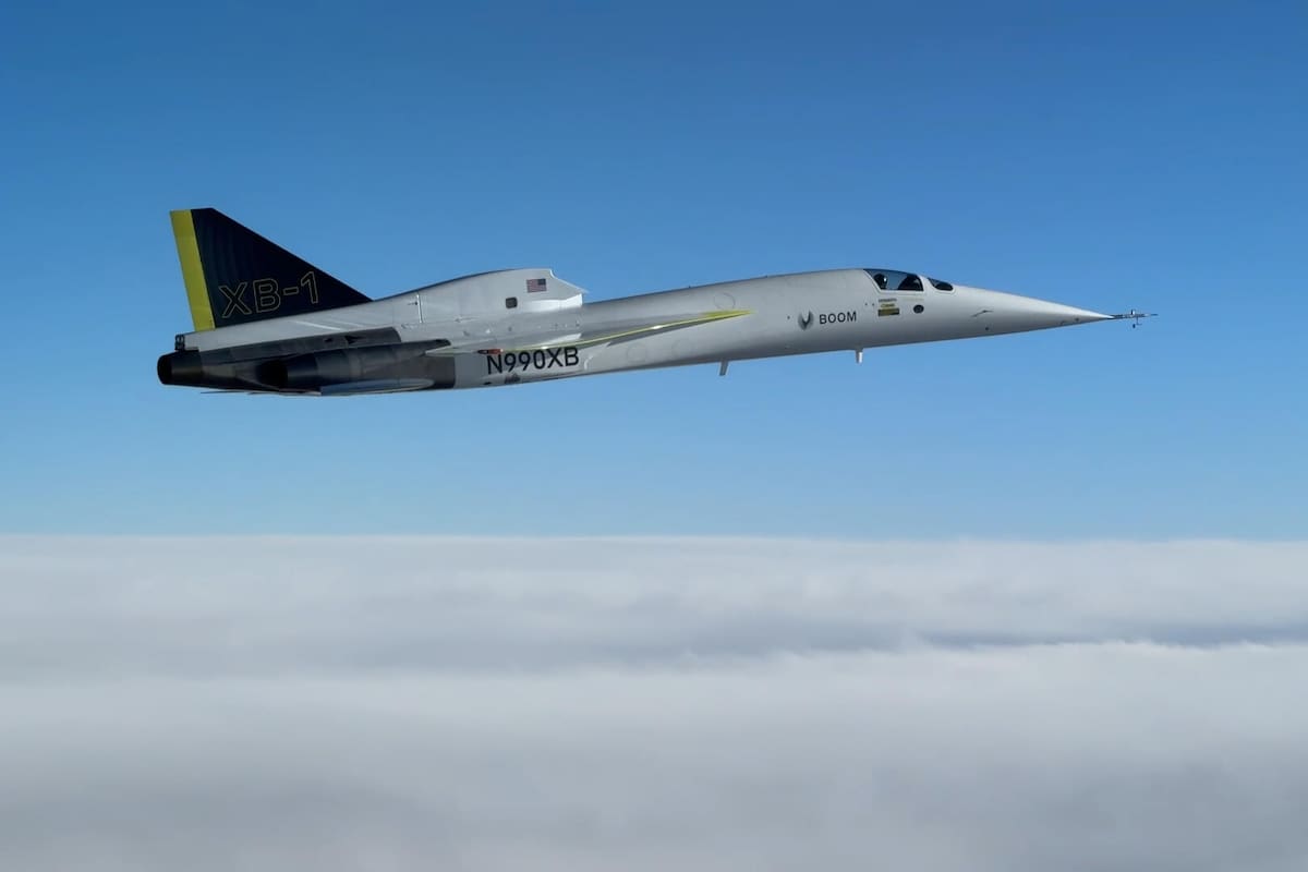 El prototipo XB-1 de Boom logró superar tres veces la barrera del sonido en un vuelo de prueba, abriendo el camino para los vuelos comerciale supersónicos