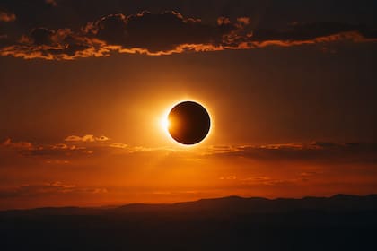 El próximo 12 de agosto de 2026, el cielo ofrecerá uno de los espectáculos astronómicos más esperados y fascinantes de la década: un eclipse solar total