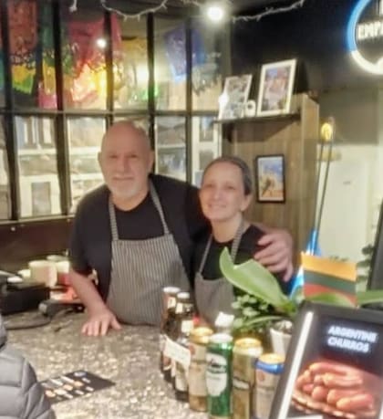 El próximo objetivo de la pareja es mudarse a un local propio