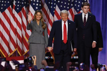 El proyecto afectaría directamente a la primera dama Melania Trump y a su hijo Barron, quienes poseen doble ciudadanía: la estadounidense y la eslovena