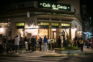 Mientras muchos bares cierran, una comunidad se organiza para dar nueva vida a los sobrevivientes
