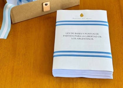 El proyecto de ley ómnibus del Gobierno tuvo más de cien modificaciones para que pudiera ser aceptado por los bloques opositores más afines a su aprobación