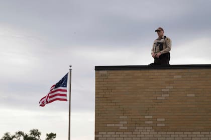 El proyecto de ley surgió tras la controversia en la instalación del ICE en Broadview, Illinois, durante la Operación Midway Blitz