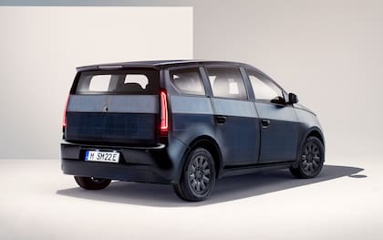 El proyecto de Sono Motors empezó como una prueba con un auto que compraron por eBay.