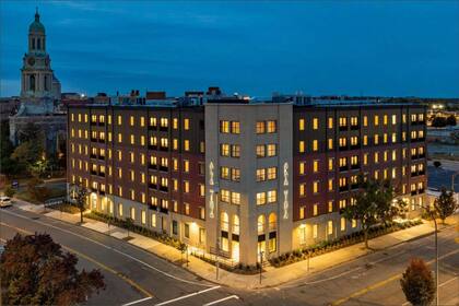 El proyecto de US$35 millones de Hochul en Nueva York incluye 73 apartamentos asequibles y tres unidades tipo casa adosada de dos habitaciones