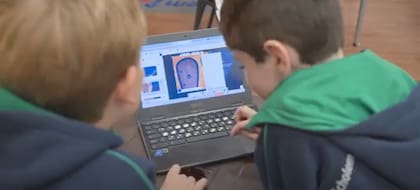 El proyecto invita a los chicos a inventar consignas matemáticas vinculadas a numeración, operaciones, problemas, multiplicación y tabla pitagórica
