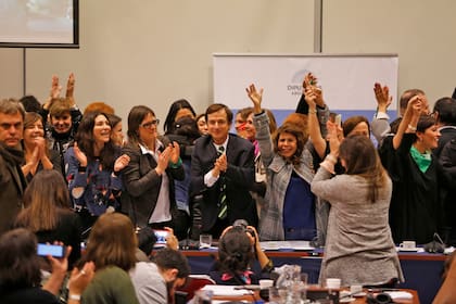 El proyecto para la despenalización del aborto obtuvo dictamen en comisión: 64 votos a favor, 57 en contra