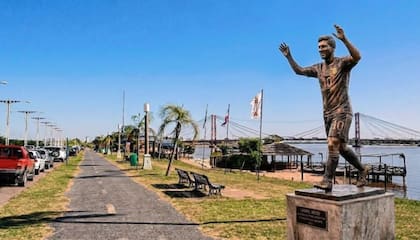 El proyecto prevé instalar una escultura dedicada a Messi