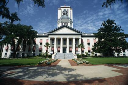 El proyecto que se discute en el Capitolio de Florida incluye medidas legales para proteger los derechos de los ocupantes