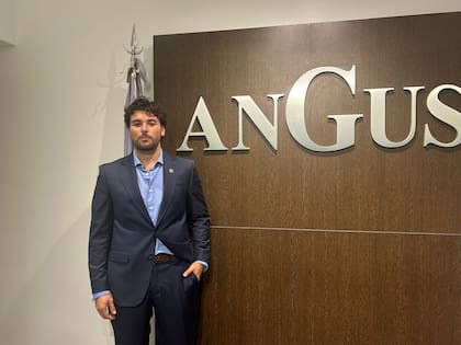 “El proyecto Tango Beef apunta a que el argentino común pueda consumir lo que mejor producimos en el país que es carne vacuna certificada Angus y que no solo se exporte. Queremos que el consumo interno de carne vacuna crezca y deje de estar estancado”, comentó Cabrales