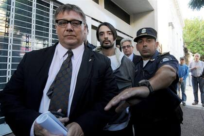 El pseudopastor evangélico Jesús María Olivera (de barba) sólo dijo: "Soy inocente"