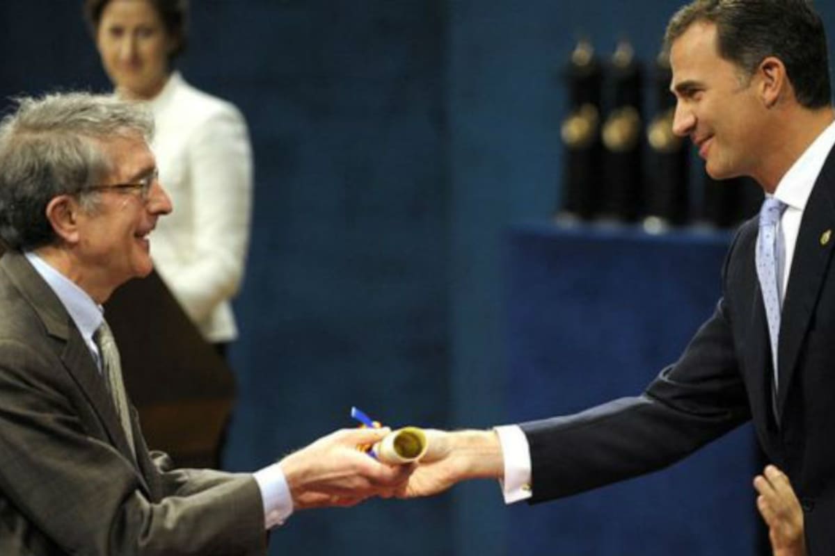 El psicólogo Howard Gardner recibiendo el premio Príncipe de Asturias en 2011; su teoría de las inteligencias múltiples enriquece el modelo educativo al tomar en consideración nuevas potencialidades en cada individuo