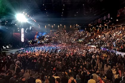El público en el estadio Luna Park para la presentación de Milei