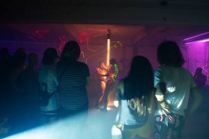 El público es parte activa en los espectáculos del Teatro Sanitario de Operaciones (TSO)
