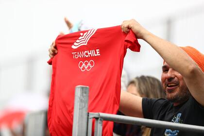 El público local apoya con La Roja del Team Chile