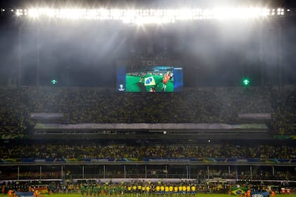 El público paulista en el estadio Morumbí, antes del partido inaugural, Brasil vs. Bolivia.