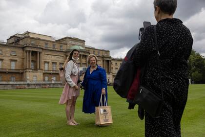 El público podrá explorar los terrenos de la residencia oficial de la reina Isabel en una visita autoguiada y hacer un picnic en uno de sus jardines