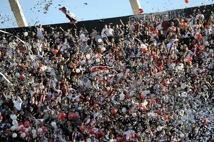 El público siempre presente en el Monumental