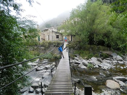 El pueblo, abandonado desde hace medio siglo, ahora está abierto al turismo aventura