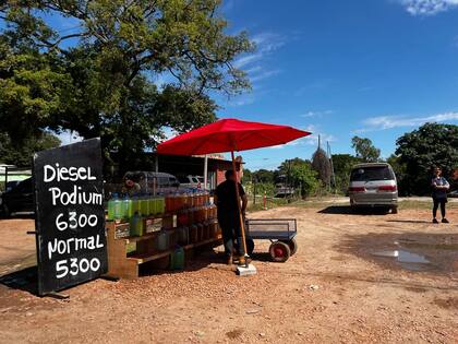 El pueblo de Nanawa ofrecía productos argentinos a precios muy baratos.