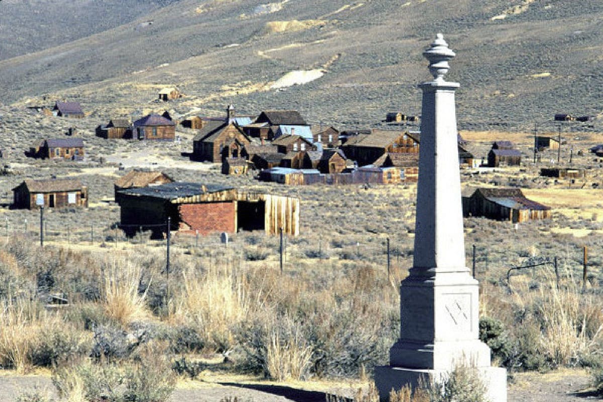 El pueblo fantasma de Texas que tiene un cementerio abandonado
