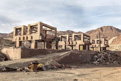 El pueblo fue fundado en 1948 y algunas construcciones originales siguen en pie, aunque con un gran deterioro