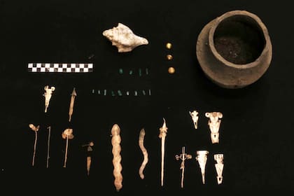 El pueblo indígena, cuya civilización floreció en la región en aquella época, era famoso por sus habilidades en la orfebrería y su trabajo puede haber inspirado la leyenda de El Dorado, la legendaria ciudad hecha de oro