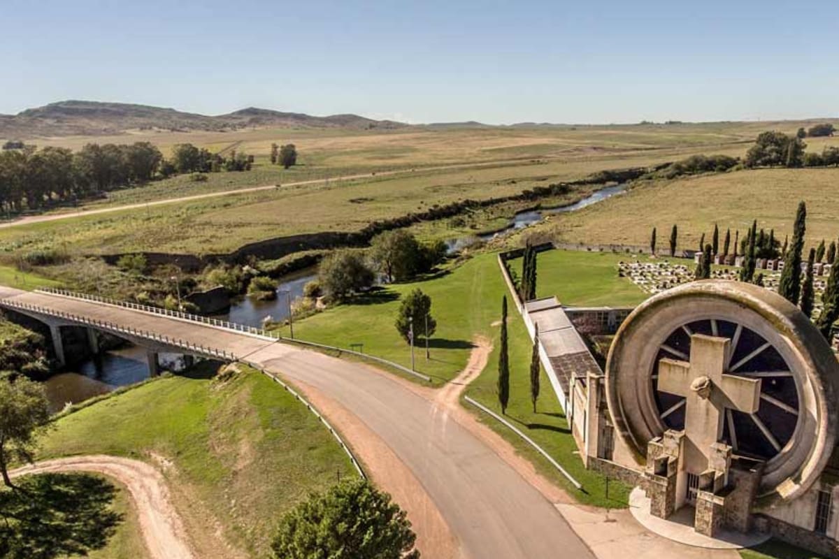 El pueblo que se esconde entre las sierras de la Ventania y que se postula para ser electo como uno de los más lindos del mundo