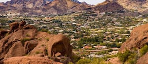 El pequeño pueblo rodeado de montañas donde el ingreso familiar roza los US$250.000