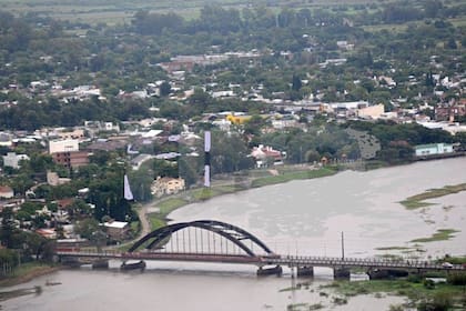 El puente Carretero une Santa Fe con Santo Tomé