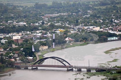 El puente Carretero une Santa Fe con Santo Tomé