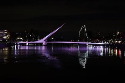 El Puente de la Mujer, también presente