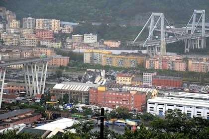 El puente derrumbado en Génova el año pasado