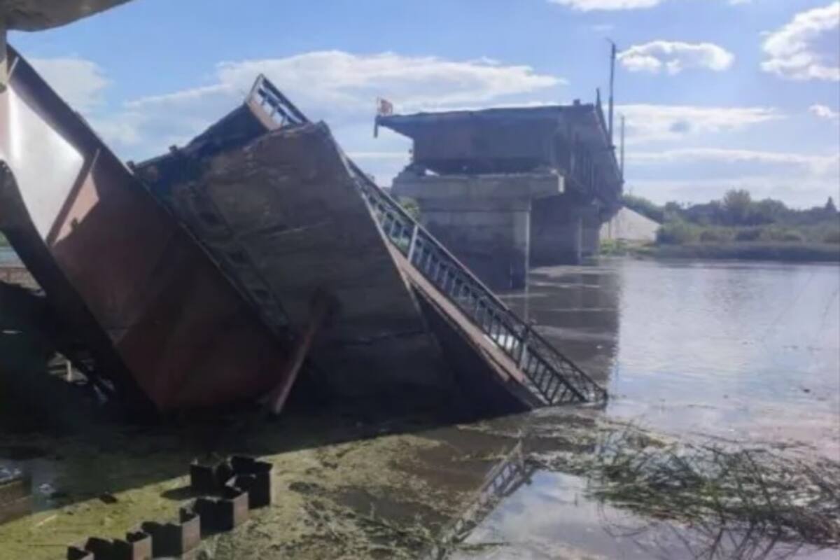 El puente destruido sobre el río Seim en la región rusa de Kursk. (Yurii Butusov/Telegram)
