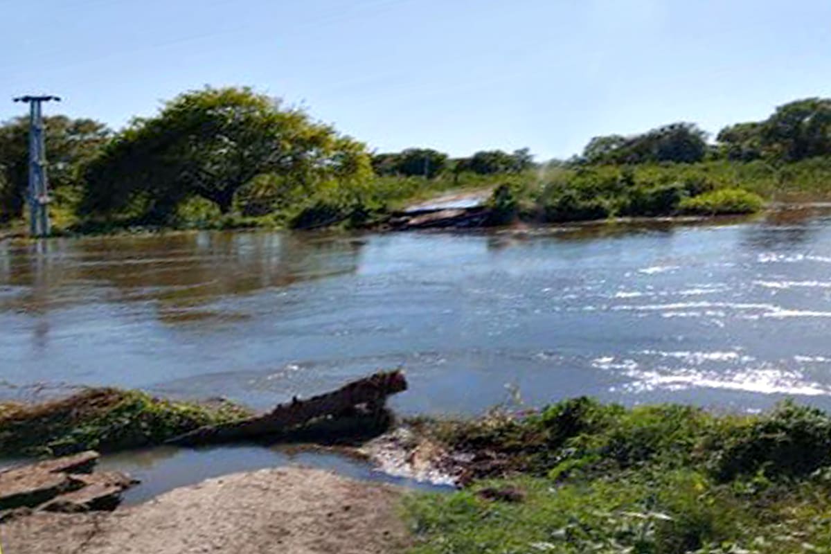 El puente El Chará fue arrastrado por el río