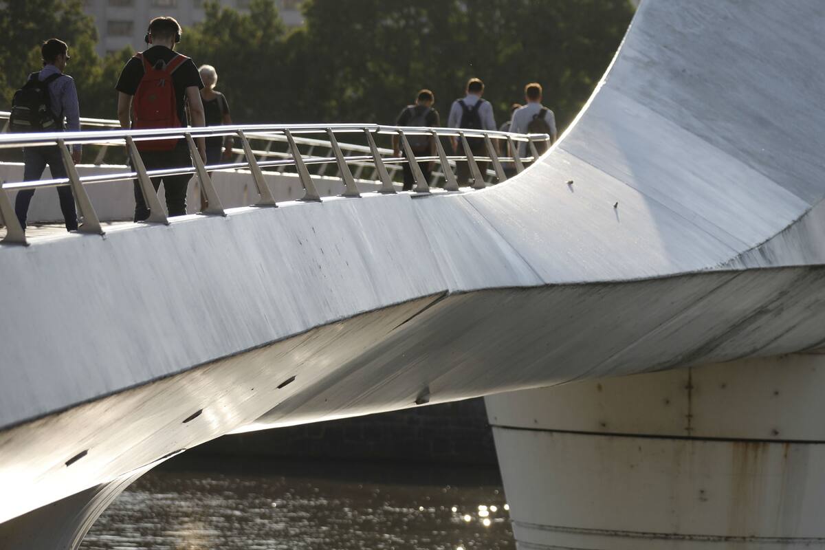 El puente luce descuidado