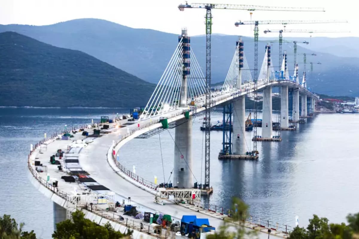 El puente Peljesac, de 2,4 km, fue construido por una empresa china aunque financiado en su mayor parte por la Unión Europea