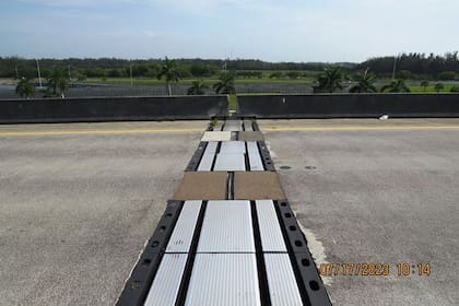 El puente que conecta Sawgrass Expressway en dirección sur con la autopista Interestatal 595 en el condado de Broward, en Florida