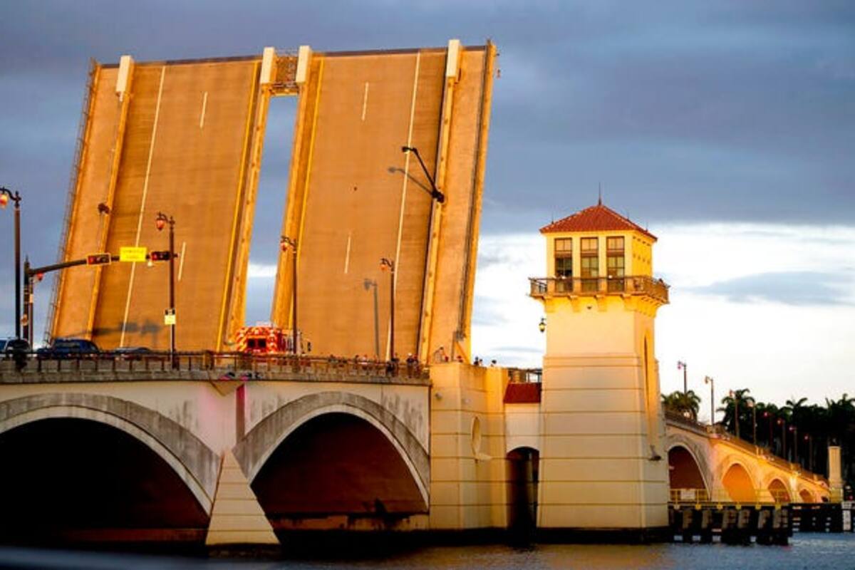 El puente Royal Park en West Palm Beach