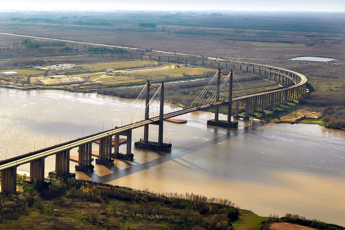 El puente Zárate-Brazo Largo